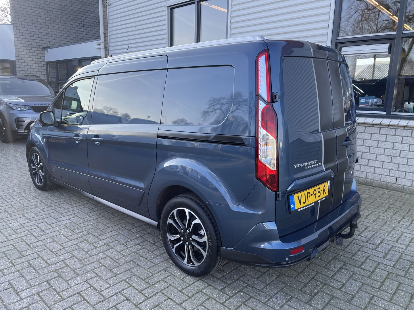 Ford Transit Connect 1.5 EcoBlue L2 Sport automaat / vaste prijs rijklaar € 14.950 ex btw / lease vanaf € 252 / dubbele schuifdeur / blauw metallic / camera / trekhaak / stoelverwarming / euro 6 !