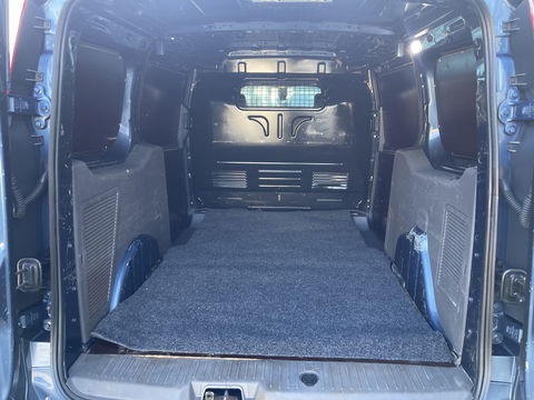 Ford Transit Connect 1.5 EcoBlue L2 Sport automaat / vaste prijs rijklaar € 14.950 ex btw / lease vanaf € 252 / dubbele schuifdeur / blauw metallic / camera / trekhaak / stoelverwarming / euro 6 !