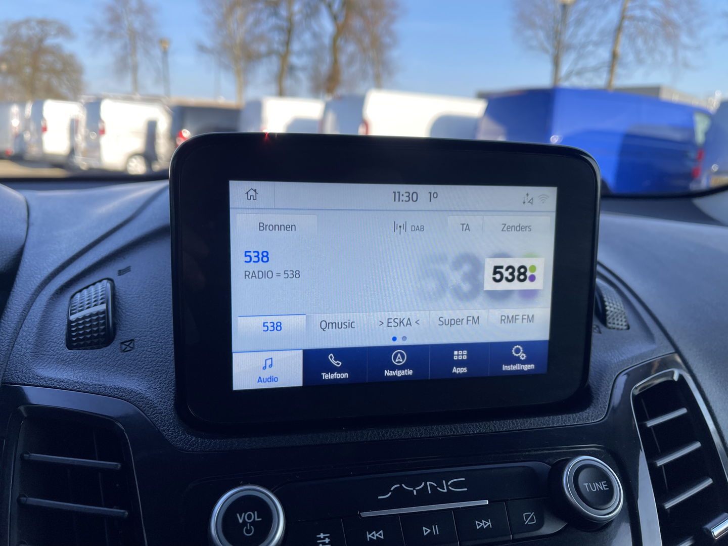 Ford Transit Connect 1.5 EcoBlue L2 Sport automaat / vaste prijs rijklaar € 14.950 ex btw / lease vanaf € 252 / dubbele schuifdeur / blauw metallic / camera / trekhaak / stoelverwarming / euro 6 !