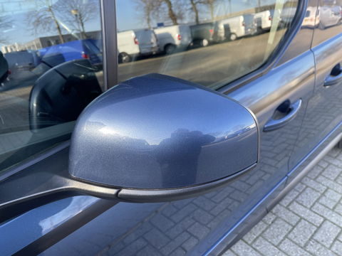 Ford Transit Connect 1.5 EcoBlue L2 Sport automaat / vaste prijs rijklaar € 14.950 ex btw / lease vanaf € 252 / dubbele schuifdeur / blauw metallic / camera / trekhaak / stoelverwarming / euro 6 !