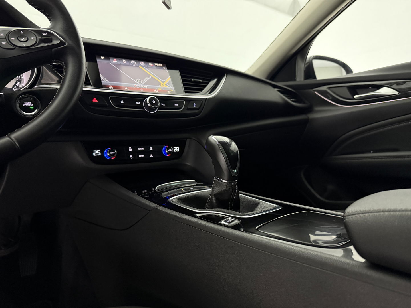 Opel Insignia 1.5 Turbo Business Executive | Carplay | Trekh. | Cruise | Navi | Parkeersens. | Keyless | NAP
