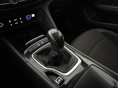 Opel Insignia 1.5 Turbo Business Executive | Carplay | Trekh. | Cruise | Navi | Parkeersens. | Keyless | NAP