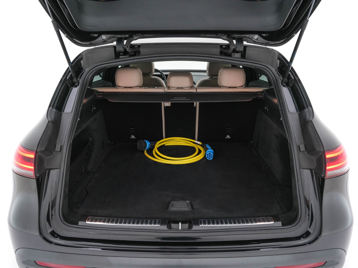 Mercedes-Benz EQC 400 4MATIC Business Solution 80 kWh {SOH-93%} (INCL-BTW) Aut *PANO | LEATHER | DIGI-WIDESCREEN | MEMORY-PACK | TOPVIEW | KEYLESS | HEATED-SPORTSEATS | DAB+ | PRIVACY-GLASS | TOWBAR | AMBIENTLIGHT | SHIFTPADDLES | 19' ALU*