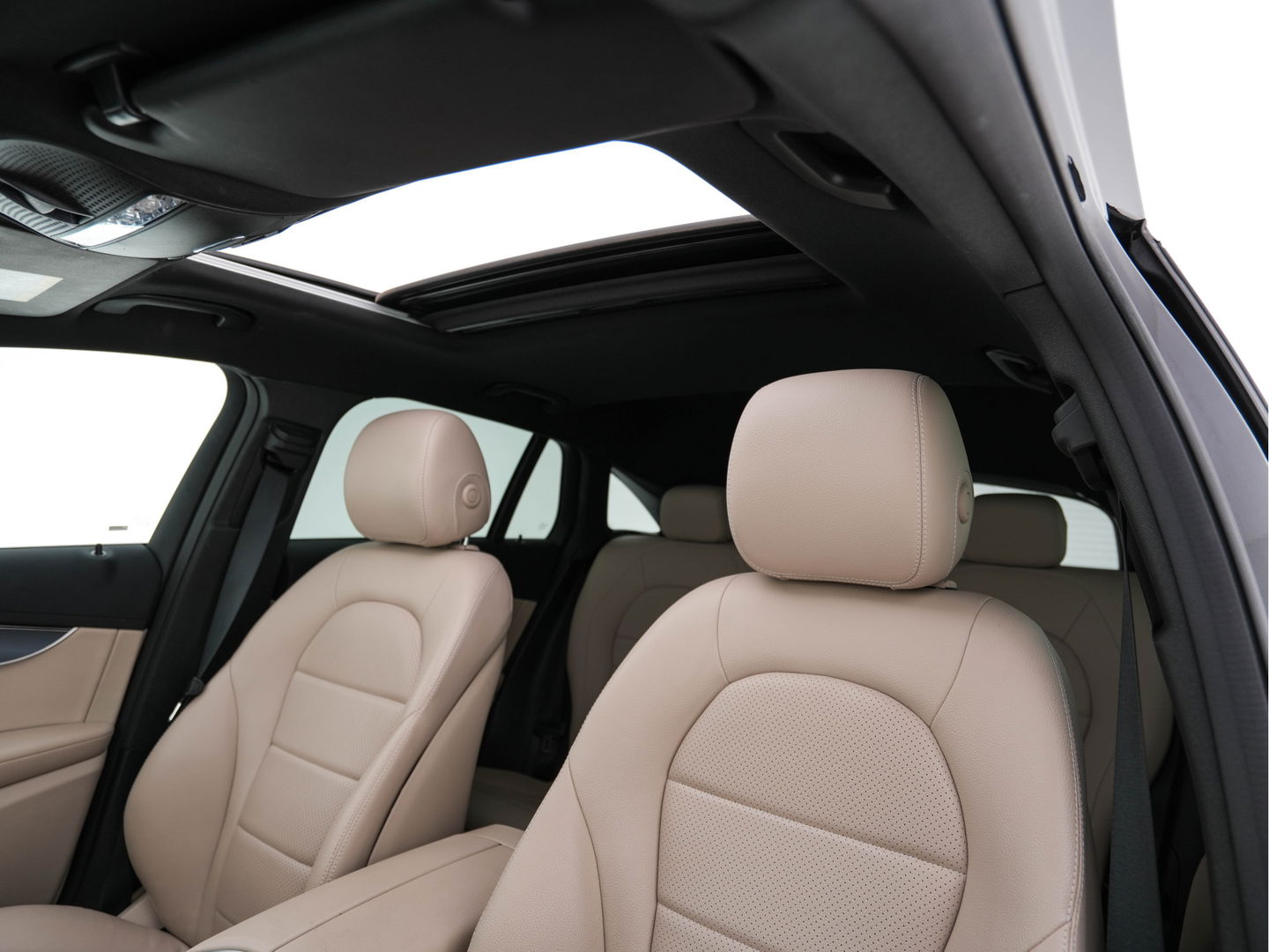 Mercedes-Benz EQC 400 4MATIC Business Solution 80 kWh {SOH-93%} (INCL-BTW) Aut *PANO | LEATHER | DIGI-WIDESCREEN | MEMORY-PACK | TOPVIEW | KEYLESS | HEATED-SPORTSEATS | DAB+ | PRIVACY-GLASS | TOWBAR | AMBIENTLIGHT | SHIFTPADDLES | 19' ALU*