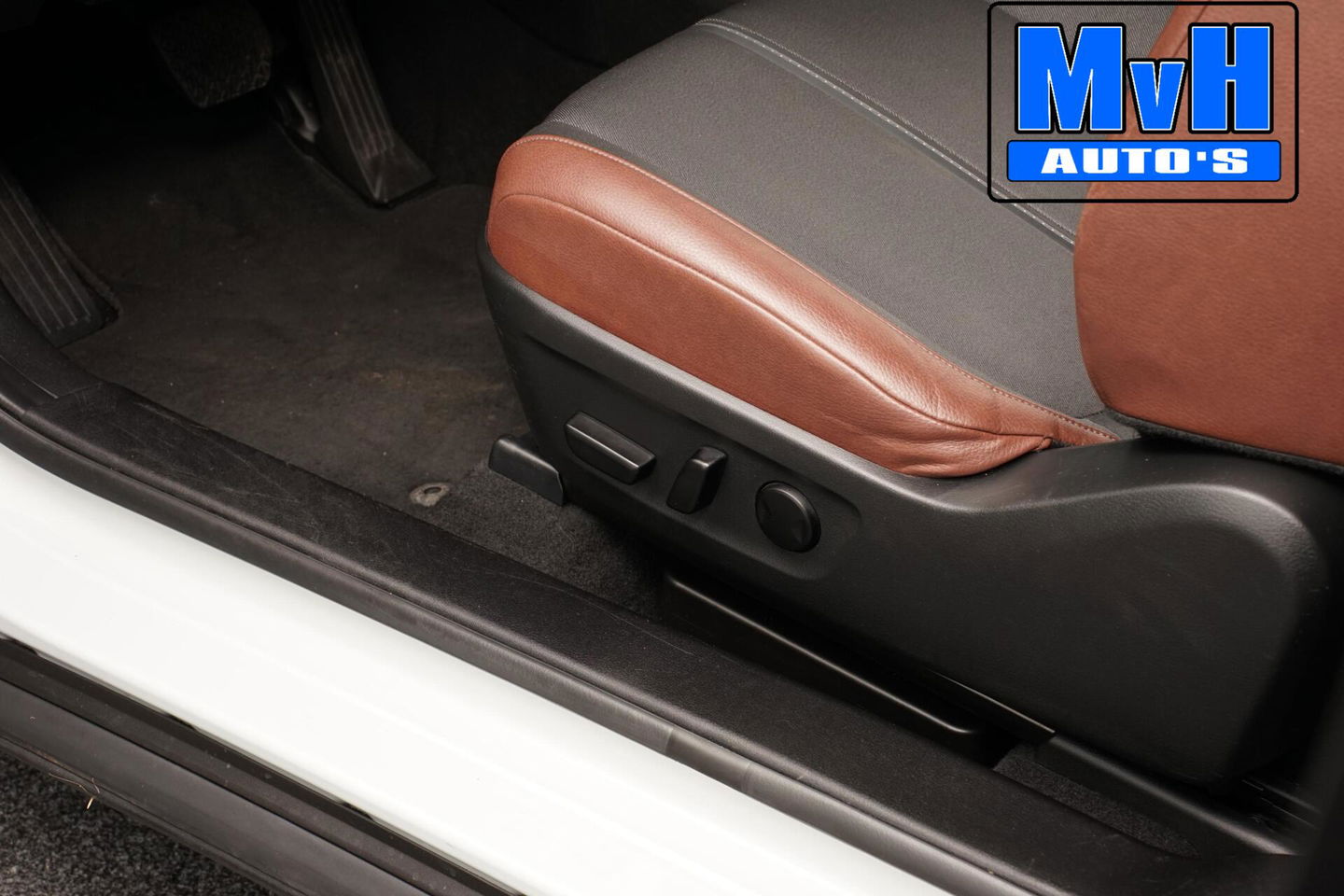 Mazda MX-30 e-SkyActiv 145 First Edition 36 kWh|NAP|CAMERA|LED