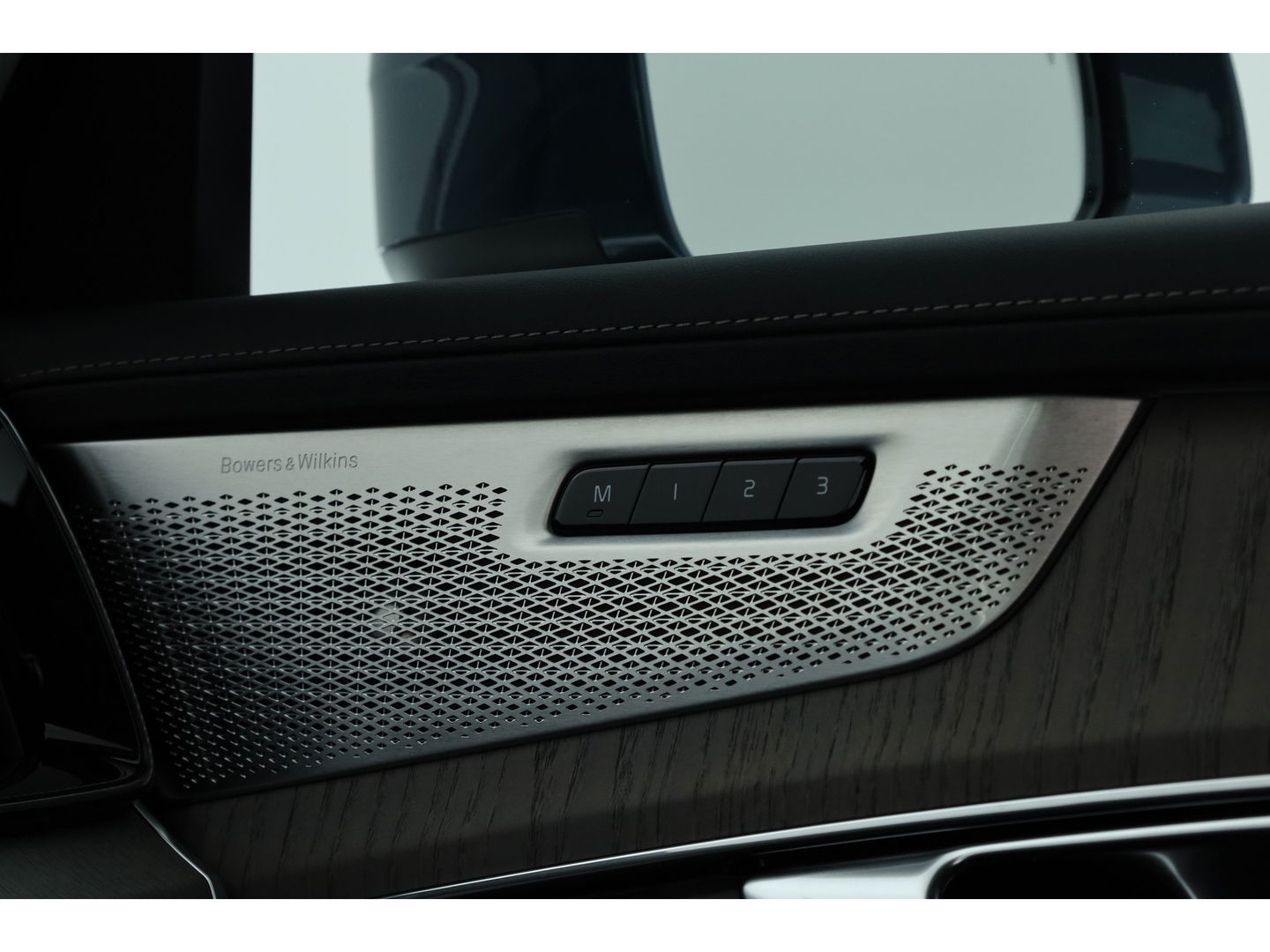 Volvo XC90 T8 Recharge Plus Bright | Bowers & Wilkins | Stoelventilatie | HUD | Luchtvering | 360cam | Adapt. Cruise