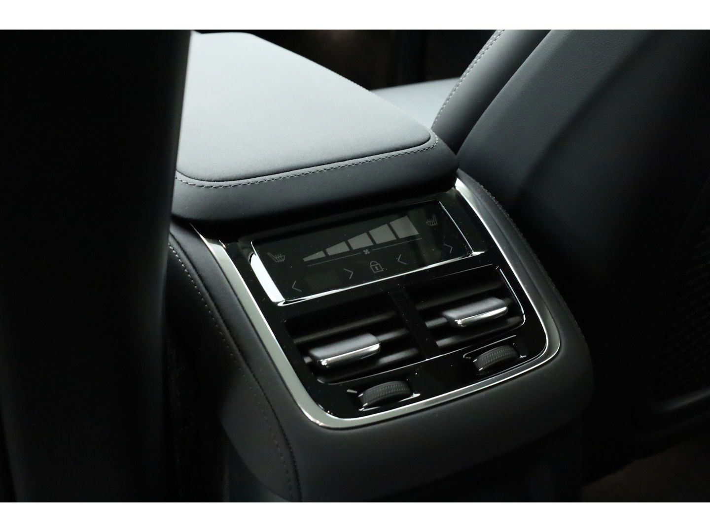 Volvo XC90 T8 Recharge Plus Bright | Bowers & Wilkins | Stoelventilatie | HUD | Luchtvering | 360cam | Adapt. Cruise