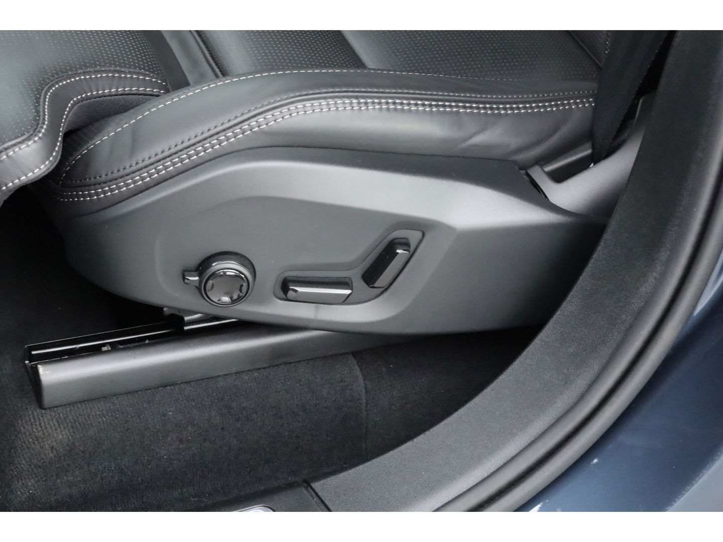 Volvo XC90 T8 Recharge Plus Bright | Bowers & Wilkins | Stoelventilatie | HUD | Luchtvering | 360cam | Adapt. Cruise