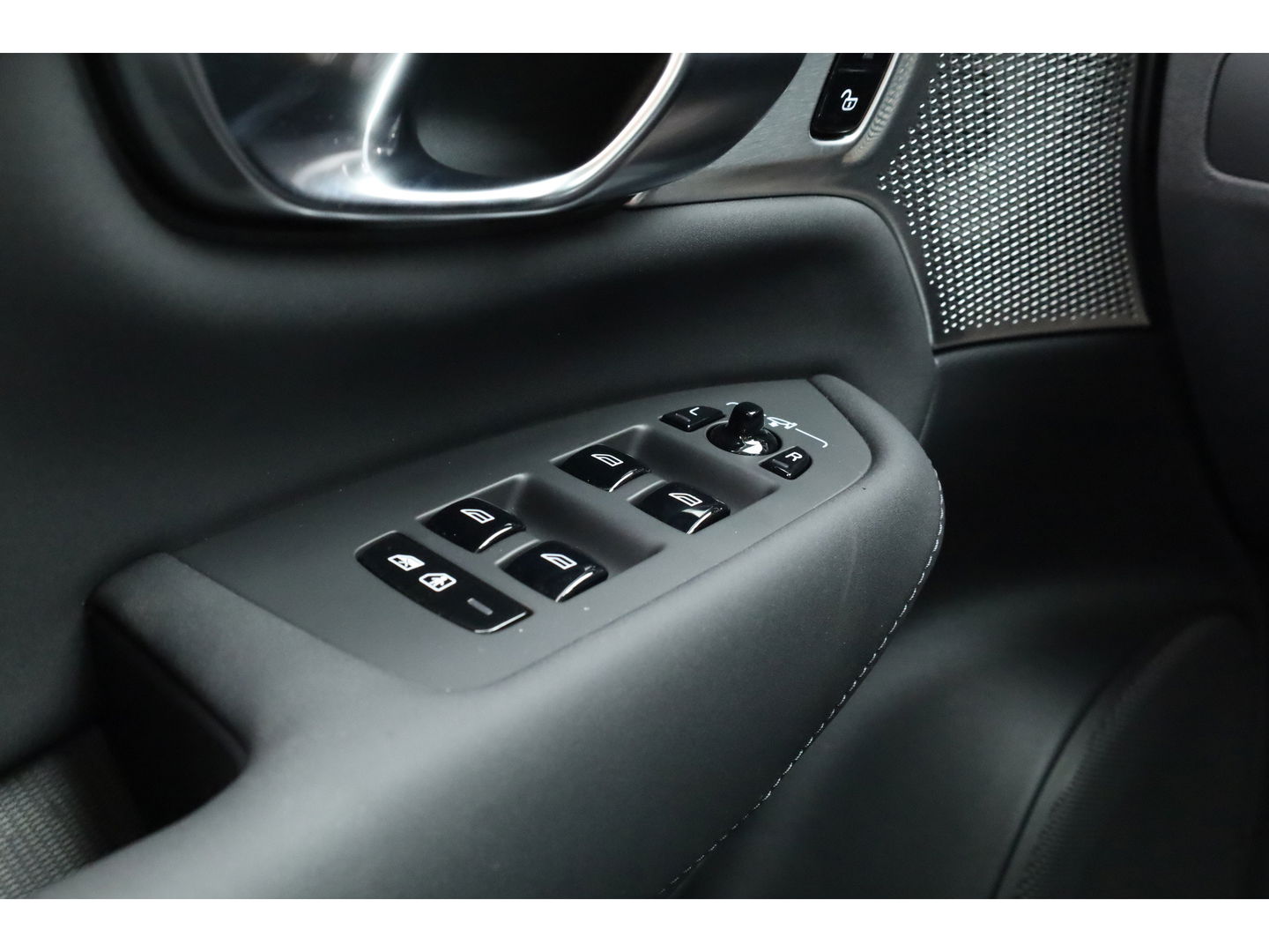 Volvo XC90 T8 Recharge Plus Bright | Bowers & Wilkins | Stoelventilatie | HUD | Luchtvering | 360cam | Adapt. Cruise