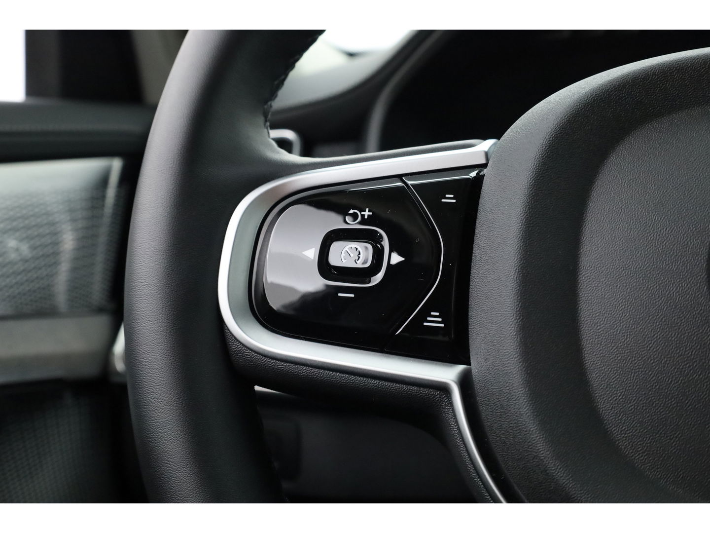 Volvo XC90 T8 Recharge Plus Bright | Bowers & Wilkins | Stoelventilatie | HUD | Luchtvering | 360cam | Adapt. Cruise