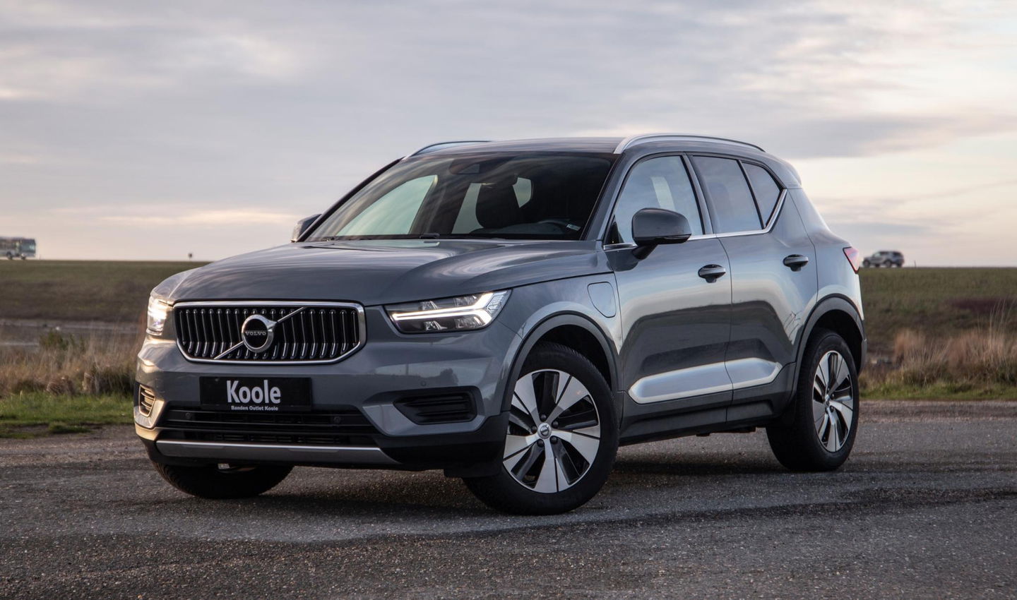 Volvo XC40 1.5 T4 Recharge Inscription Expression AUTOMAAT / PLUG IN HYBRID / NAVI / STOELVERWARMING / CAMERA