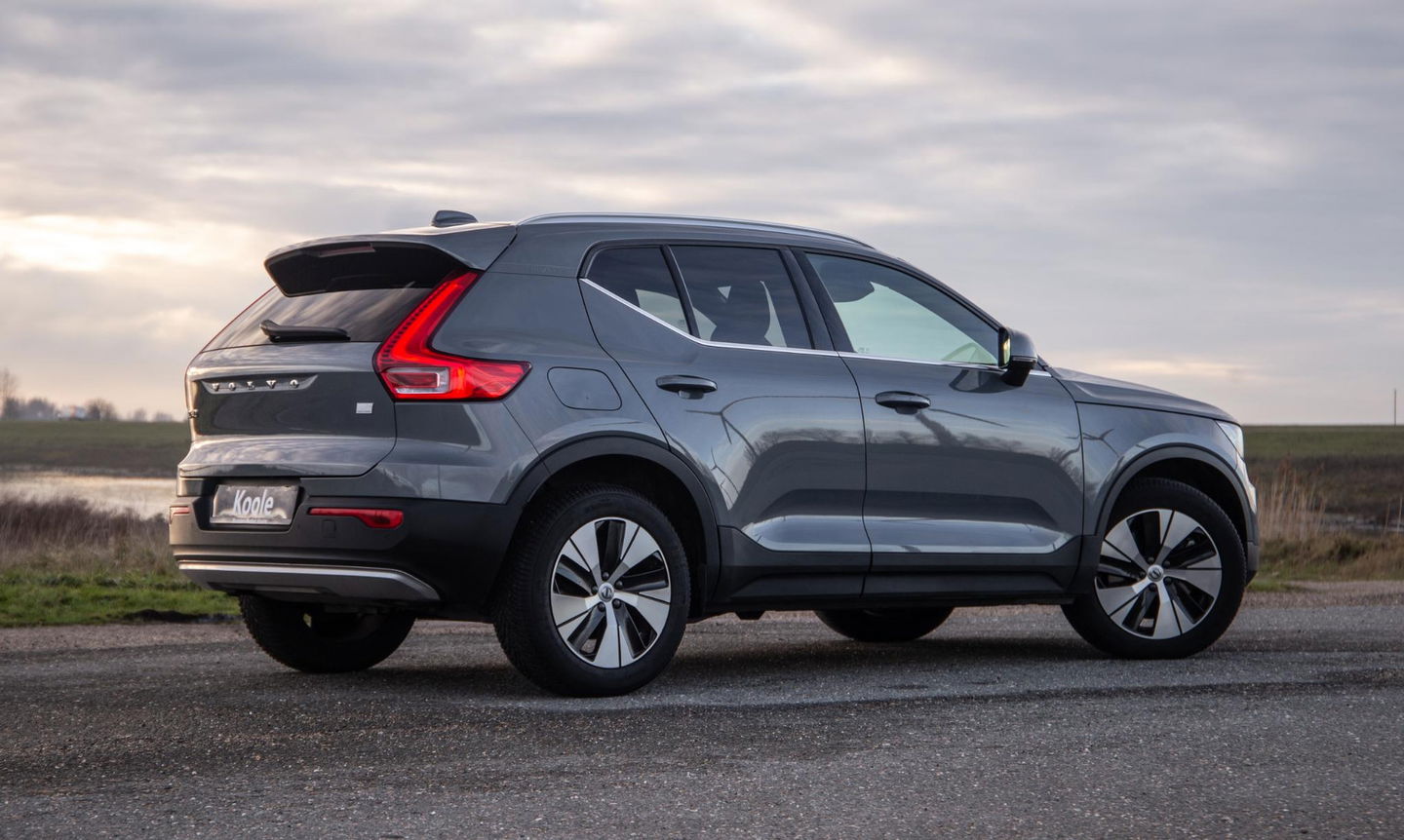 Volvo XC40 1.5 T4 Recharge Inscription Expression AUTOMAAT / PLUG IN HYBRID / NAVI / STOELVERWARMING / CAMERA