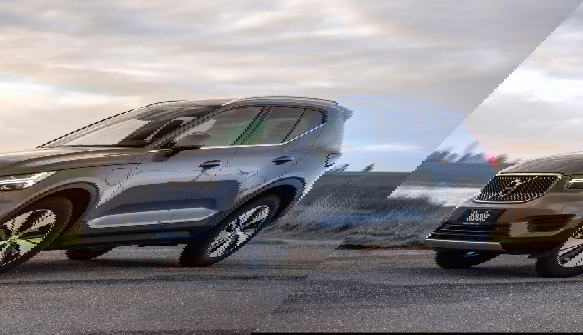 Volvo XC40 1.5 T4 Recharge Inscription Expression AUTOMAAT / PLUG IN HYBRID / NAVI / STOELVERWARMING / CAMERA