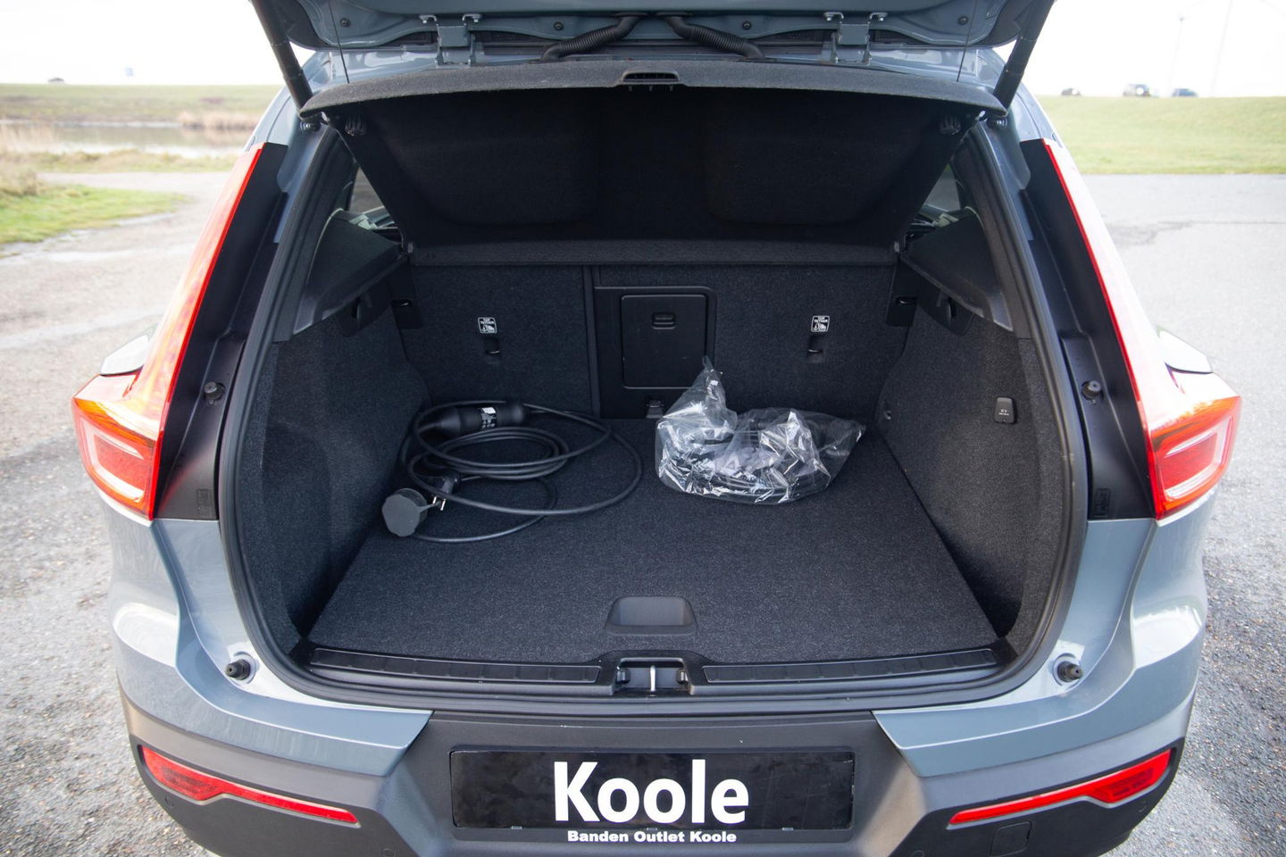 Volvo XC40 1.5 T4 Recharge Inscription Expression AUTOMAAT / PLUG IN HYBRID / NAVI / STOELVERWARMING / CAMERA