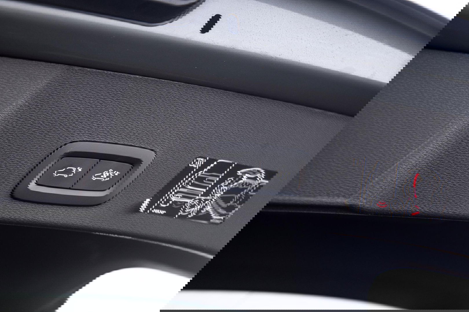 Volvo XC40 1.5 T4 Recharge Inscription Expression AUTOMAAT / PLUG IN HYBRID / NAVI / STOELVERWARMING / CAMERA