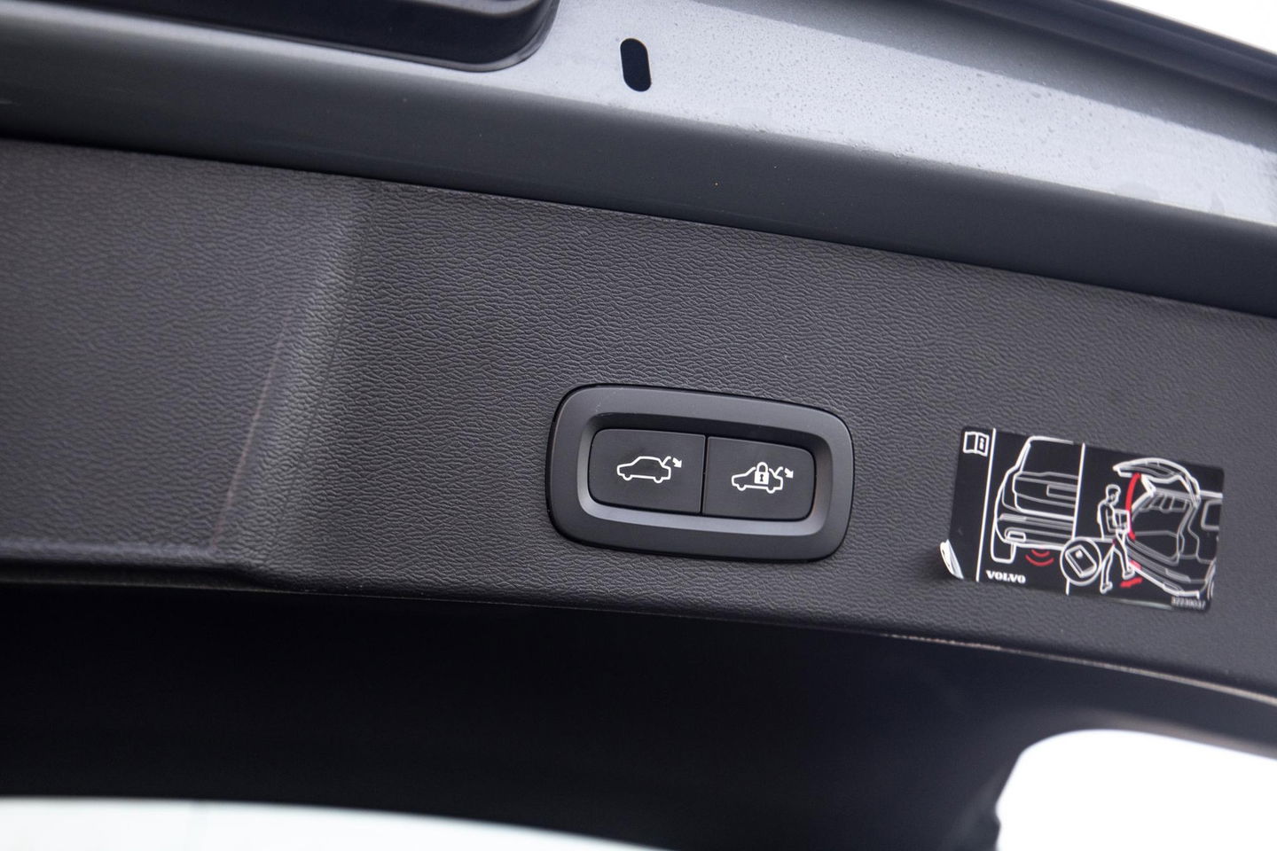 Volvo XC40 1.5 T4 Recharge Inscription Expression AUTOMAAT / PLUG IN HYBRID / NAVI / STOELVERWARMING / CAMERA