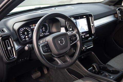 Volvo XC40 1.5 T4 Recharge Inscription Expression AUTOMAAT / PLUG IN HYBRID / NAVI / STOELVERWARMING / CAMERA