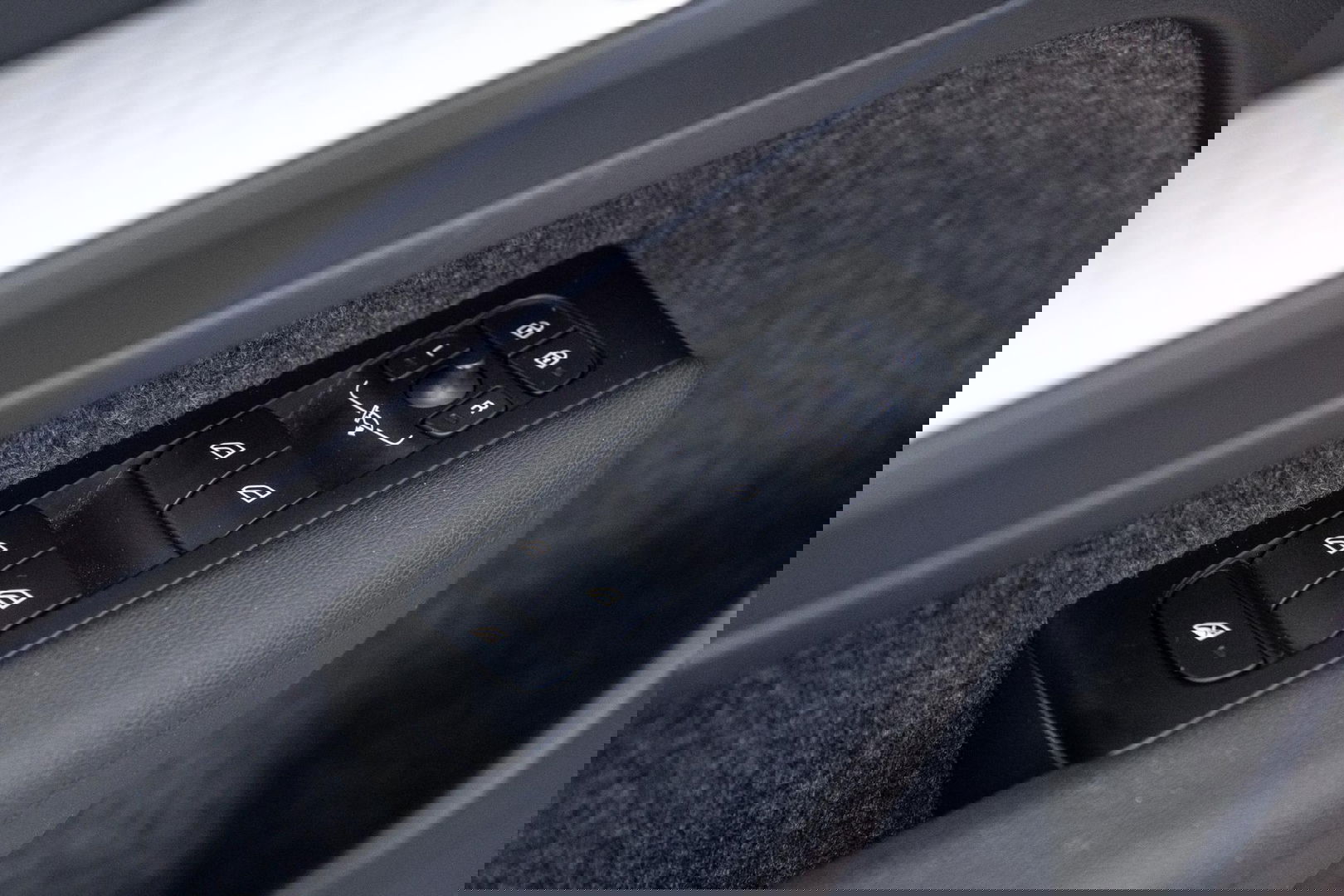 Volvo XC40 1.5 T4 Recharge Inscription Expression AUTOMAAT / PLUG IN HYBRID / NAVI / STOELVERWARMING / CAMERA