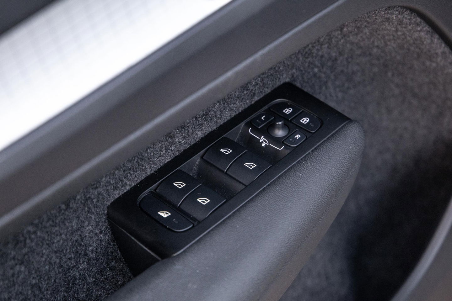 Volvo XC40 1.5 T4 Recharge Inscription Expression AUTOMAAT / PLUG IN HYBRID / NAVI / STOELVERWARMING / CAMERA