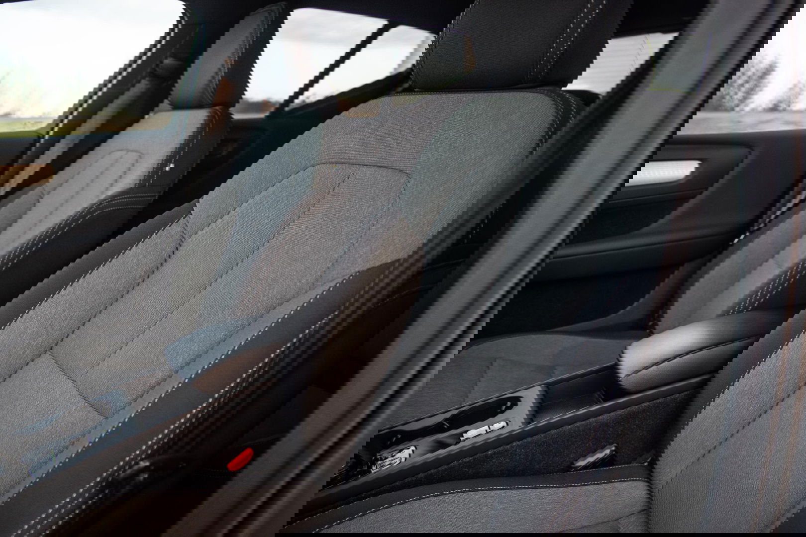 Volvo XC40 1.5 T4 Recharge Inscription Expression AUTOMAAT / PLUG IN HYBRID / NAVI / STOELVERWARMING / CAMERA