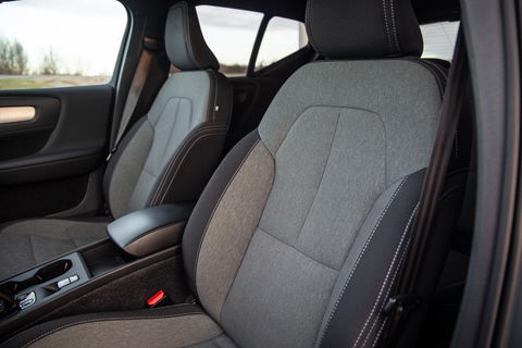 Volvo XC40 1.5 T4 Recharge Inscription Expression AUTOMAAT / PLUG IN HYBRID / NAVI / STOELVERWARMING / CAMERA