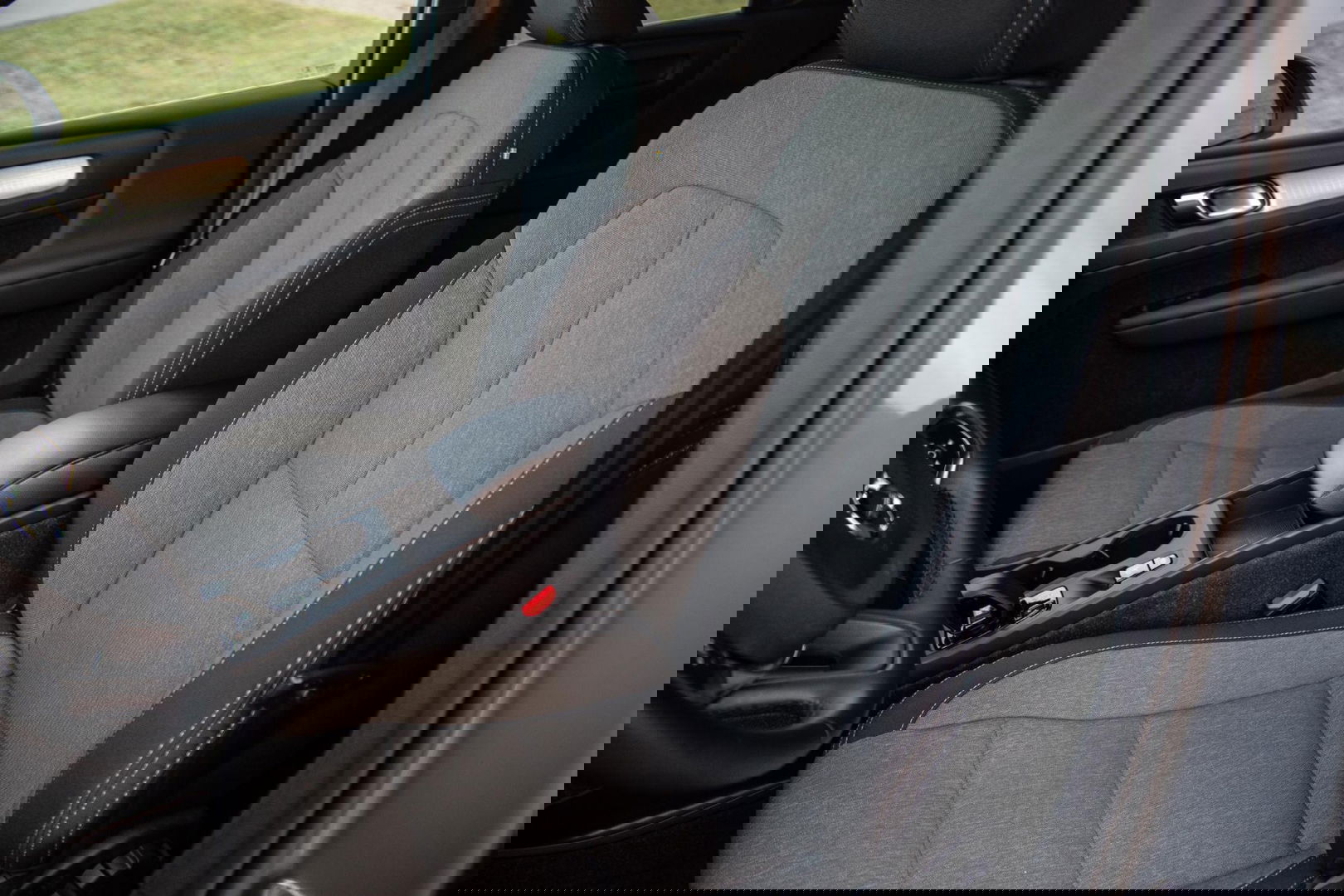 Volvo XC40 1.5 T4 Recharge Inscription Expression AUTOMAAT / PLUG IN HYBRID / NAVI / STOELVERWARMING / CAMERA