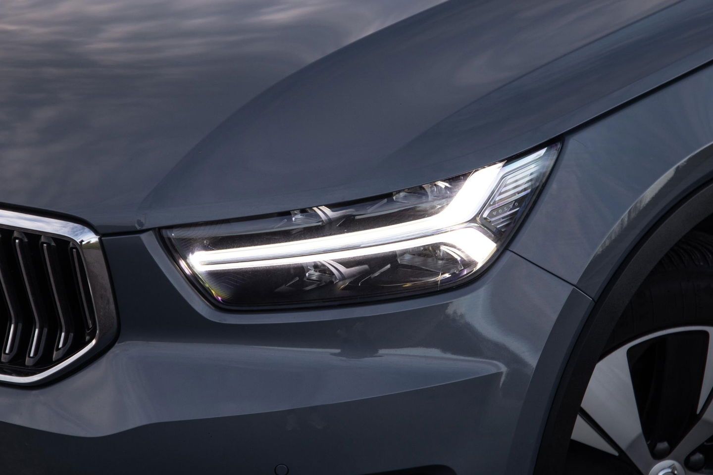 Volvo XC40 1.5 T4 Recharge Inscription Expression AUTOMAAT / PLUG IN HYBRID / NAVI / STOELVERWARMING / CAMERA