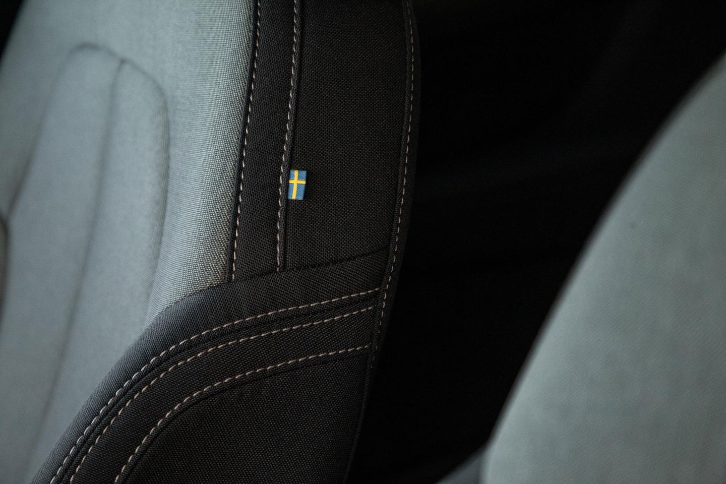 Volvo XC40 1.5 T4 Recharge Inscription Expression AUTOMAAT / PLUG IN HYBRID / NAVI / STOELVERWARMING / CAMERA