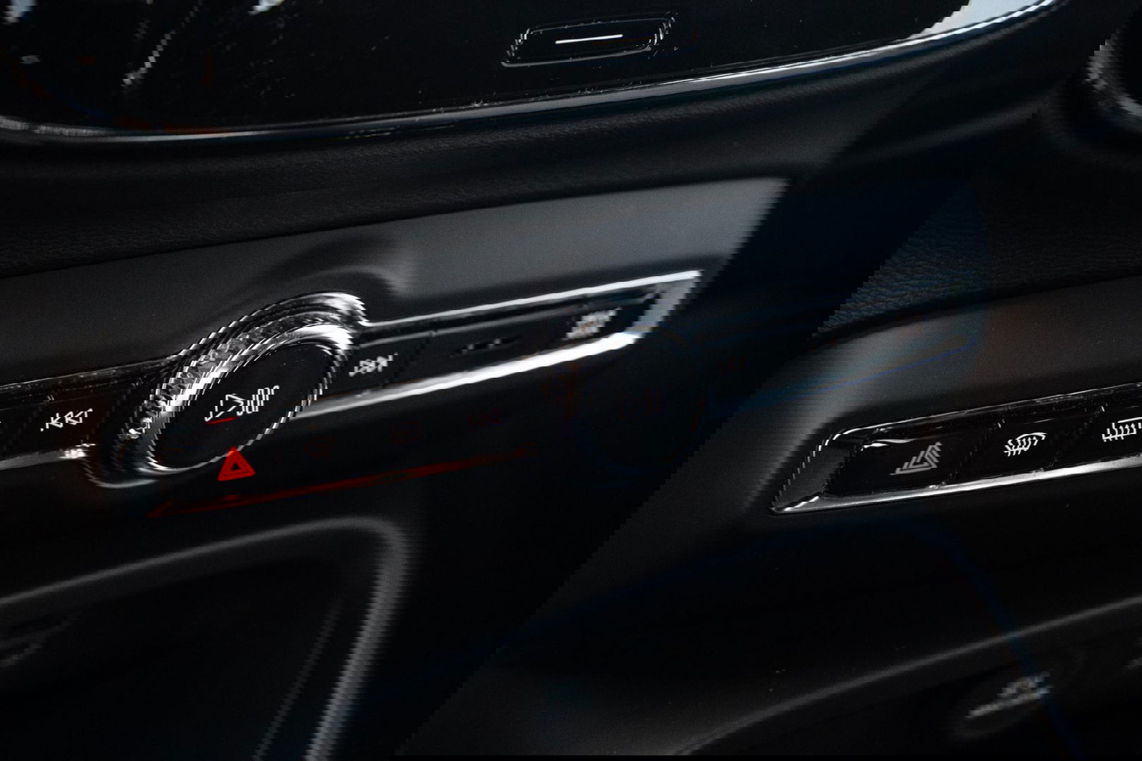 Volvo XC40 1.5 T4 Recharge Inscription Expression AUTOMAAT / PLUG IN HYBRID / NAVI / STOELVERWARMING / CAMERA