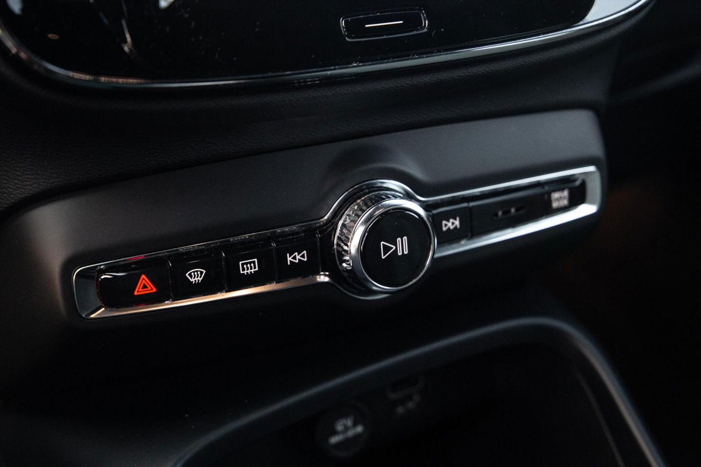 Volvo XC40 1.5 T4 Recharge Inscription Expression AUTOMAAT / PLUG IN HYBRID / NAVI / STOELVERWARMING / CAMERA