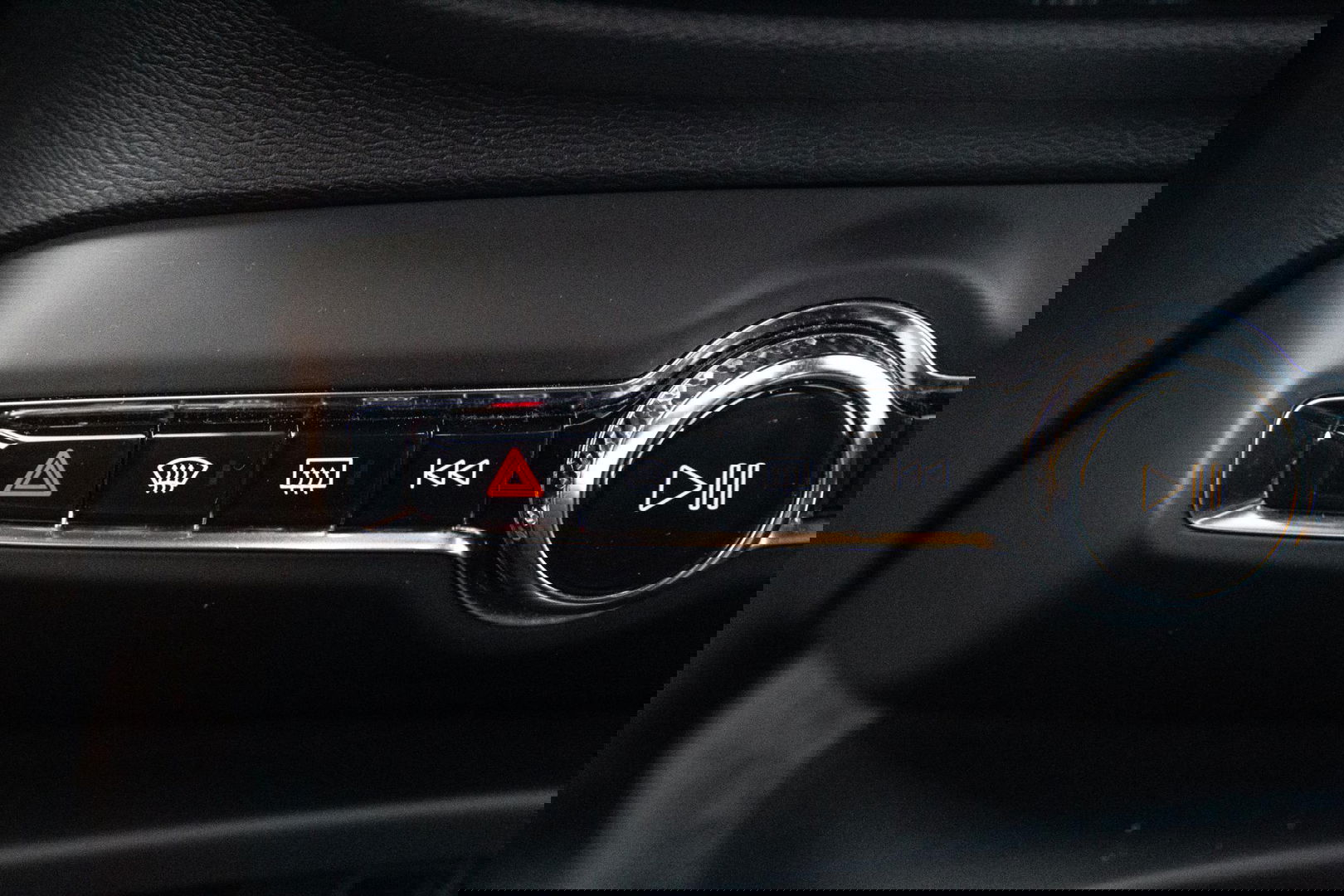 Volvo XC40 1.5 T4 Recharge Inscription Expression AUTOMAAT / PLUG IN HYBRID / NAVI / STOELVERWARMING / CAMERA