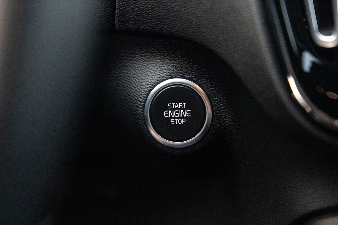 Volvo XC40 1.5 T4 Recharge Inscription Expression AUTOMAAT / PLUG IN HYBRID / NAVI / STOELVERWARMING / CAMERA