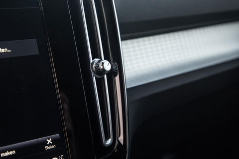 Volvo XC40 1.5 T4 Recharge Inscription Expression AUTOMAAT / PLUG IN HYBRID / NAVI / STOELVERWARMING / CAMERA