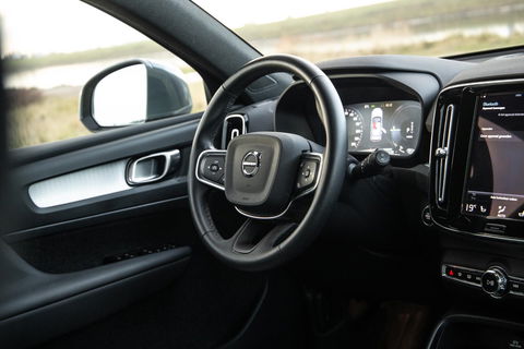 Volvo XC40 1.5 T4 Recharge Inscription Expression AUTOMAAT / PLUG IN HYBRID / NAVI / STOELVERWARMING / CAMERA