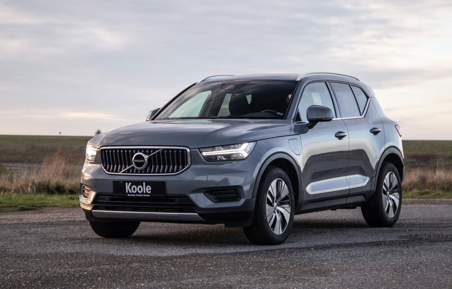 Volvo XC40 1.5 T4 Recharge Inscription Expression AUTOMAAT / PLUG IN HYBRID / NAVI / STOELVERWARMING / CAMERA