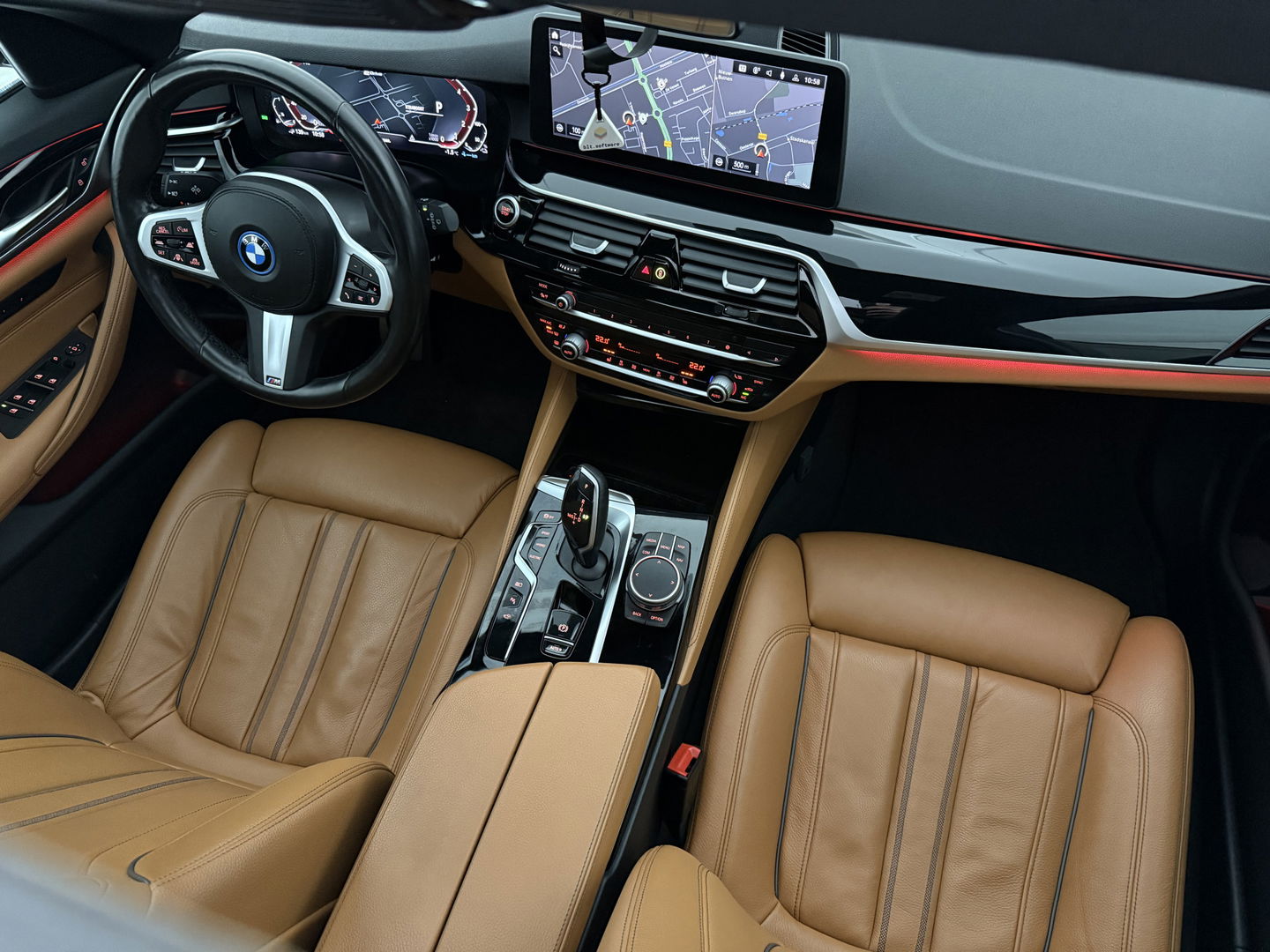 BMW 5 Serie 530e High Executive M-Sport | BMW Laser | Pano | SOH 85% | Sfeer | 360° | Memory | Virtual | HuD | Camera | Stoelverw. | Trekh.