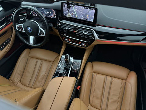 BMW 5 Serie 530e High Executive M-Sport | BMW Laser | Pano | SOH 85% | Sfeer | 360° | Memory | Virtual | HuD | Camera | Stoelverw. | Trekh.