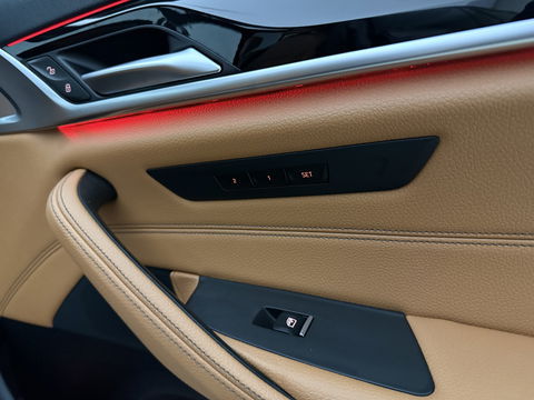 BMW 5 Serie 530e High Executive M-Sport | BMW Laser | Pano | SOH 85% | Sfeer | 360° | Memory | Virtual | HuD | Camera | Stoelverw. | Trekh.