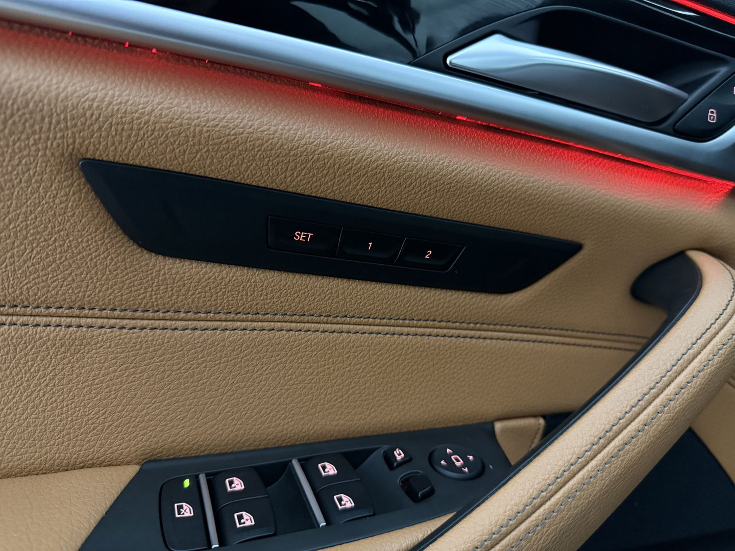 BMW 5 Serie 530e High Executive M-Sport | BMW Laser | Pano | SOH 85% | Sfeer | 360° | Memory | Virtual | HuD | Camera | Stoelverw. | Trekh.