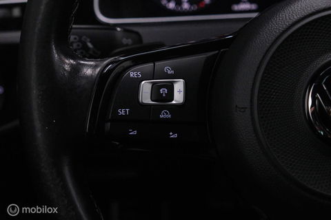 Volkswagen Golf 2.0 TSI 4Motion R 405 pk | Stage 2 | Camera | ACC | Bearlock | Pretoria |