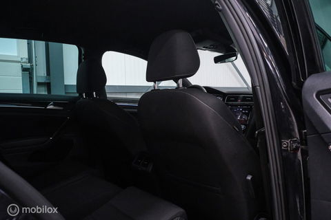 Volkswagen Golf 2.0 TSI 4Motion R 405 pk | Stage 2 | Camera | ACC | Bearlock | Pretoria |