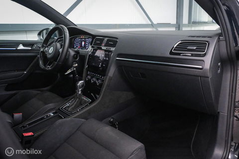 Volkswagen Golf 2.0 TSI 4Motion R 405 pk | Stage 2 | Camera | ACC | Bearlock | Pretoria |