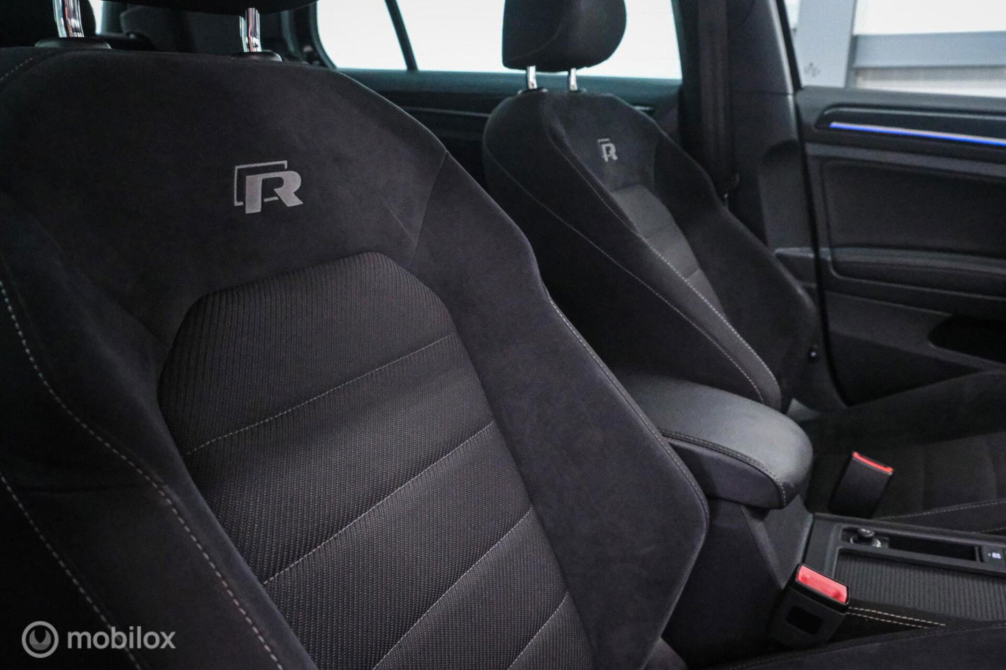 Volkswagen Golf 2.0 TSI 4Motion R 405 pk | Stage 2 | Camera | ACC | Bearlock | Pretoria |