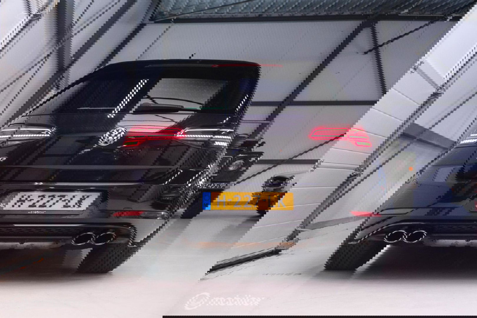 Volkswagen Golf 2.0 TSI 4Motion R 405 pk | Stage 2 | Camera | ACC | Bearlock | Pretoria |