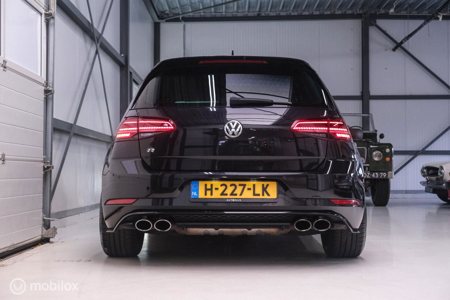 Volkswagen Golf 2.0 TSI 4Motion R 405 pk | Stage 2 | Camera | ACC | Bearlock | Pretoria |