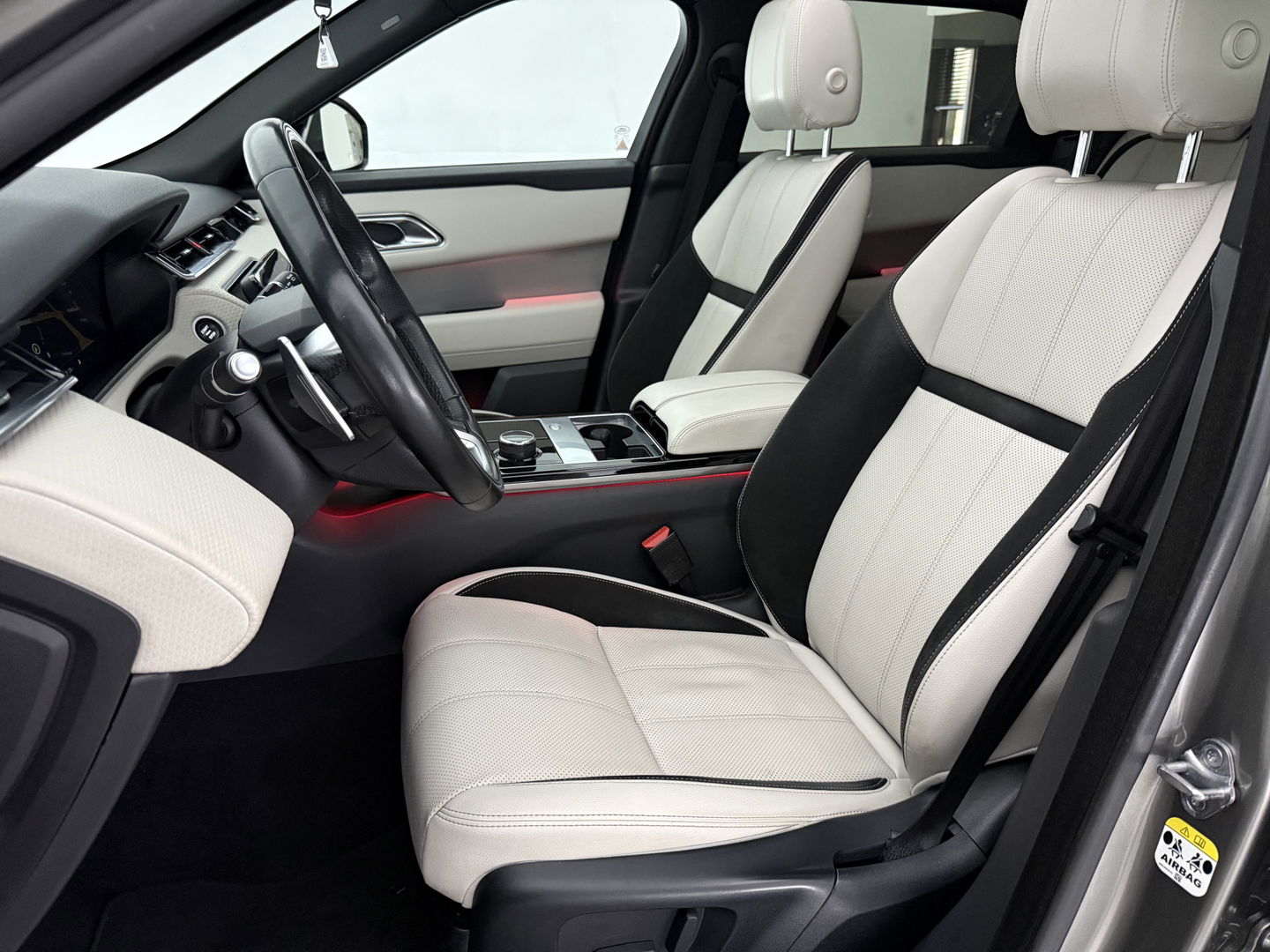 Land Rover Range Rover Velar 2.0 I4 AWD R-Dynamic HSE | Pano | Memory | Meridian | Virtual | Sfeer | Carplay | Camera | Stoelverw. | Keyless