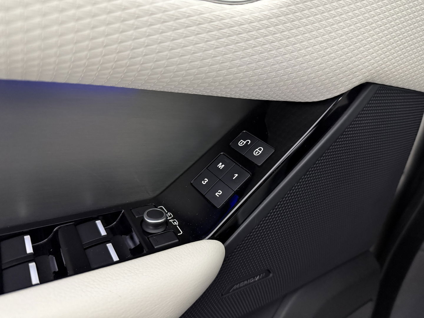 Land Rover Range Rover Velar 2.0 I4 AWD R-Dynamic HSE | Pano | Memory | Meridian | Virtual | Sfeer | Carplay | Camera | Stoelverw. | Keyless