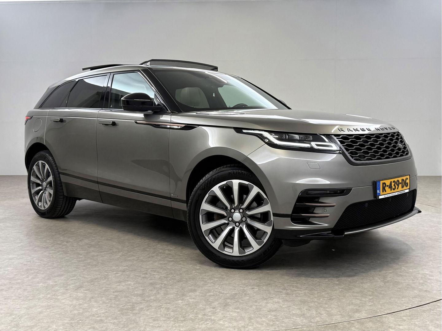 Land Rover Range Rover Velar 2.0 I4 AWD R-Dynamic HSE | Pano | Memory | Meridian | Virtual | Sfeer | Carplay | Camera | Stoelverw. | Keyless