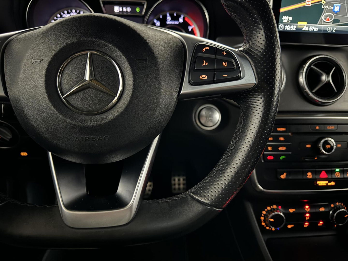 Mercedes-Benz CLA Shooting Brake AMG 45 4MATIC Pano Leer Memory