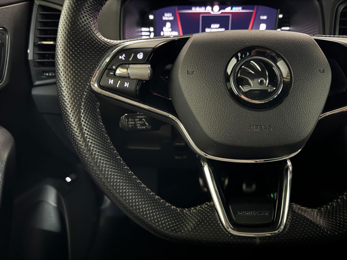 Škoda Karoq 1.5 TSI Sportline Pano Leer Carton Virtual Sfeer Trekh.